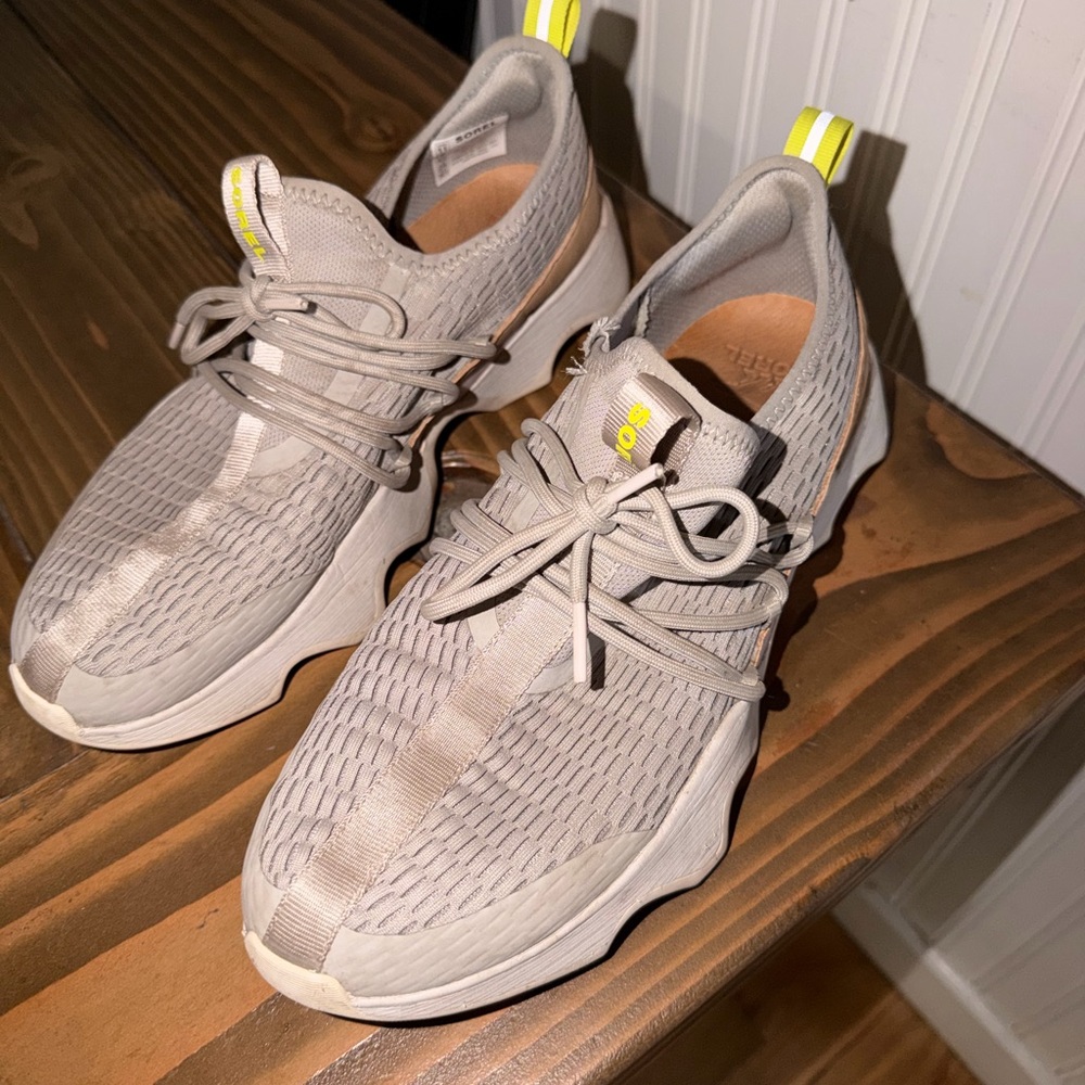 Grey Sorel Kinetic’s.